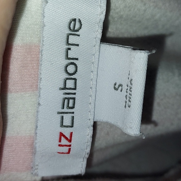 Liz Claiborne pajama set small flaw - Picture 11 of 12